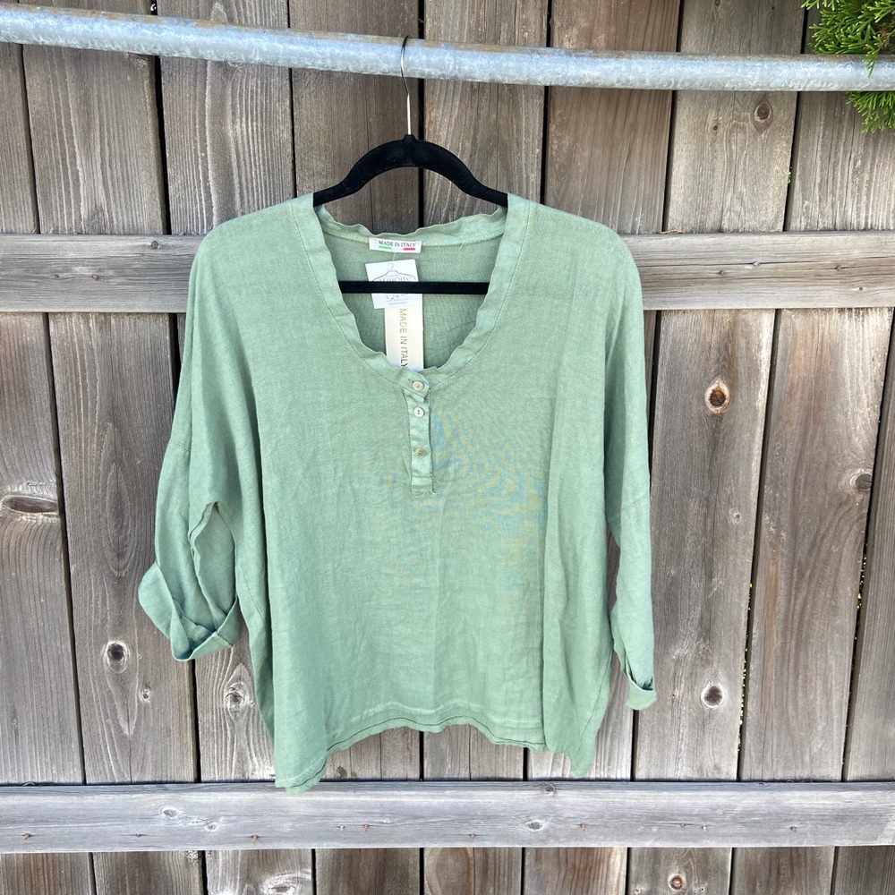 Light Loose Linen Quarter Sleeved Top